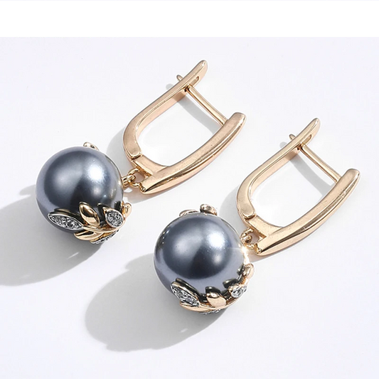 Black pearl earring